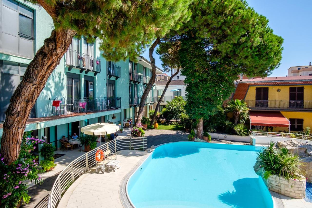 Hotel Bristol Bellaria-Igea Marina Luaran gambar