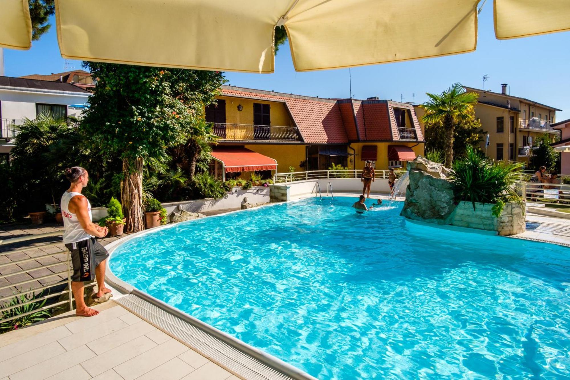 Hotel Bristol Bellaria-Igea Marina Luaran gambar