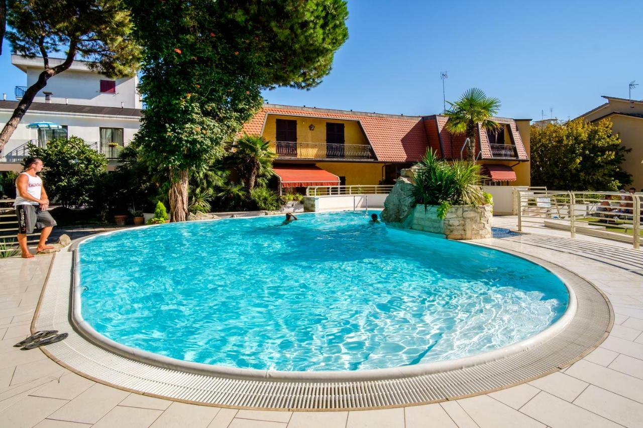 Hotel Bristol Bellaria-Igea Marina Luaran gambar